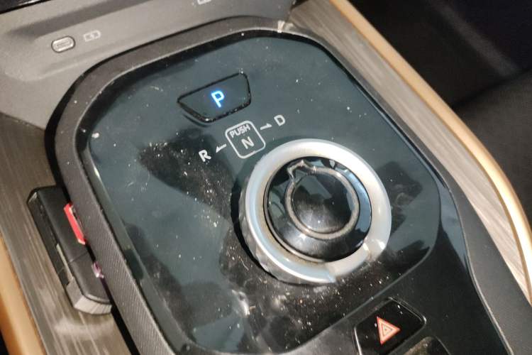 Used Toyota bZ3 2023 616 km Long-Range Premium Gear Lever