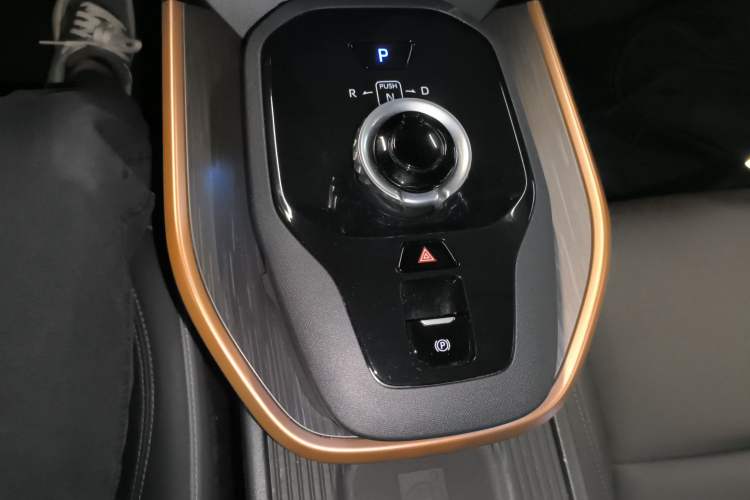 Used Toyota bZ3 2023 616 km Long-Range Premium Gear Lever