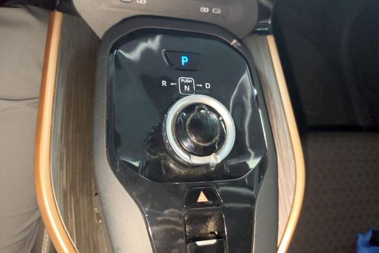 Used Toyota bZ3 2023 616 km Long-Range Premium Gear Lever
