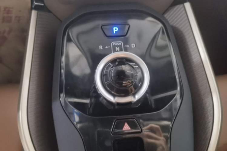 Used Toyota bZ3 2023 517 km Elite PRO Gear Lever