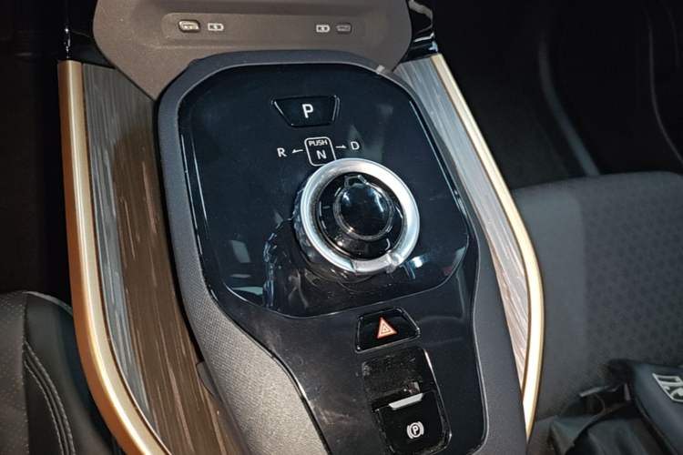 Used Toyota bZ3 2023 616 km Long-Range Premium Gear Lever