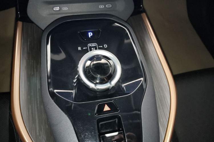 Used Toyota bZ3 2023 616 km Long-Range Premium Gear Lever