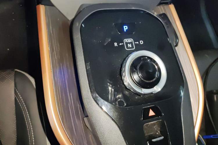 Used Toyota bZ3 2023 616 km Long-Range Premium Gear Lever