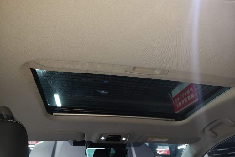 Used Toyota bZ3 2023 616 km Long-Range Premium Headliner