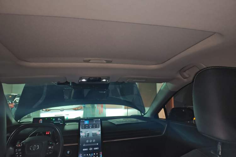 Used Toyota bZ3 2023 616 km Long-Range Premium Headliner
