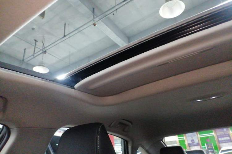 Used Toyota bZ3 2023 616 km Long-Range Premium Headliner