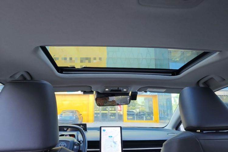 Used Toyota bZ3 2023 616 km Long-Range Premium Headliner