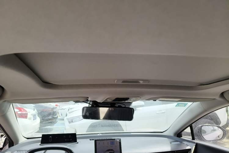 Used Toyota bZ3 2023 616 km Long-Range Premium Headliner