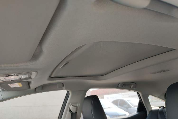 Used Toyota bZ3 2023 616 km Long-Range Premium Headliner