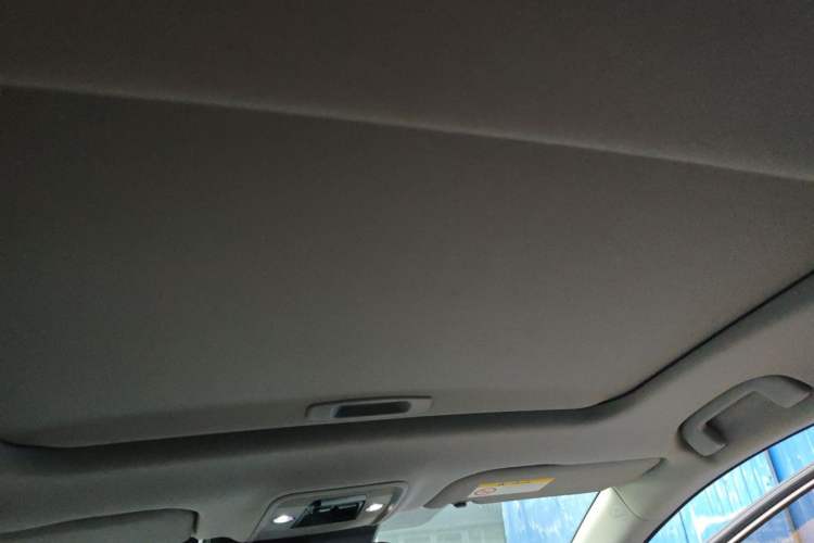 Used Toyota bZ3 2023 616 km Long-Range Premium Headliner
