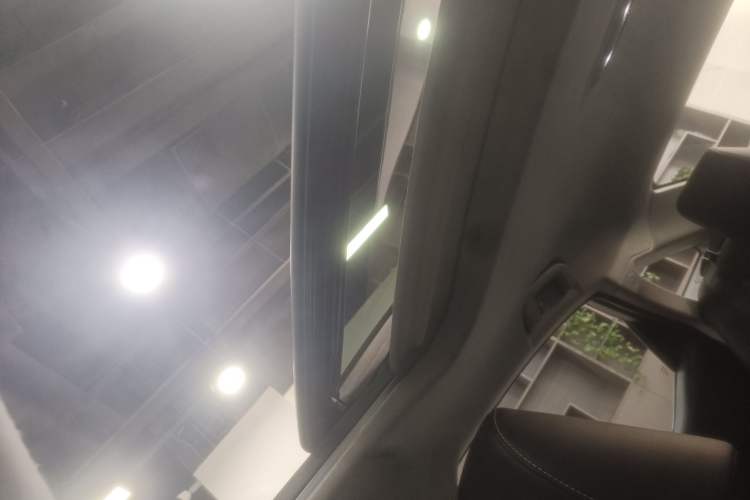 Used Toyota bZ3 2023 616 km Long-Range Premium Headliner