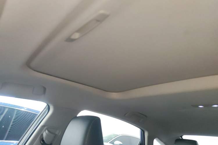 Used Toyota bZ3 2023 616 km Long-Range PRO Headliner