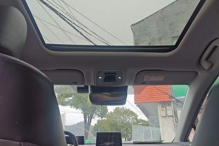 Used Toyota bZ3 2023 616 km Long-Range Premium Headliner