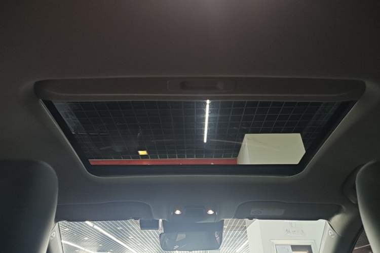 Used Toyota bZ3 2023 616 km Long-Range Premium Headliner