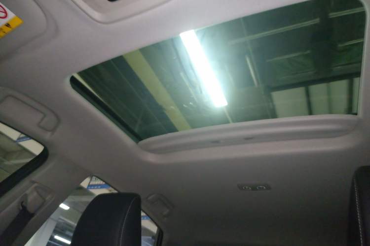 Used Toyota bZ3 2023 616 km Long-Range Premium Headliner