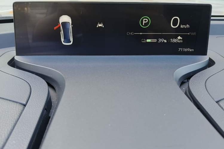 Used Toyota bZ3 2023 616 km Long-Range Premium Instrument Cluster