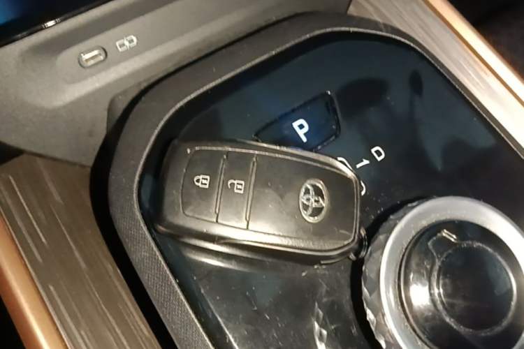 Used Toyota bZ3 2023 616 km Long-Range Premium Interior 1
