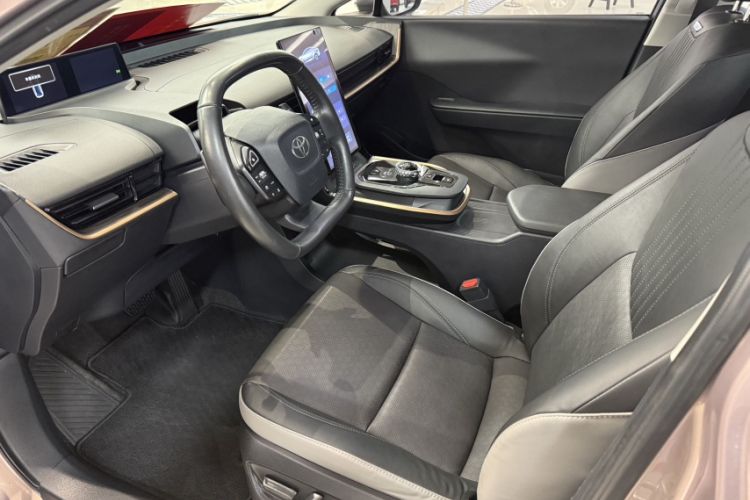 Used Toyota bZ3 2023 616 km Long-Range Premium Interior 1