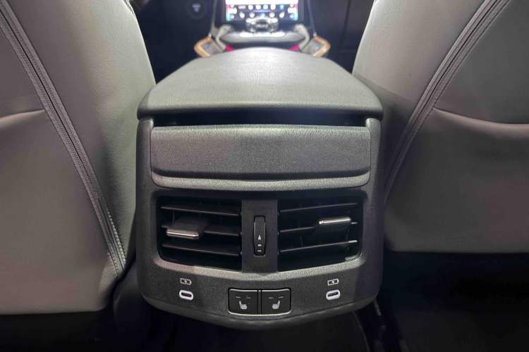 Used Toyota bZ3 2023 616 km Long-Range PRO Interior 11