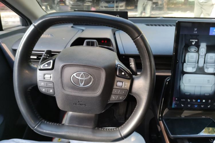 Used Toyota bZ3 2023 616 km Long-Range Premium Interior 2