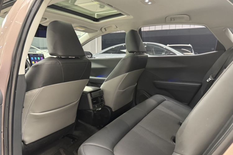Used Toyota bZ3 2023 616 km Long-Range Premium Interior 2