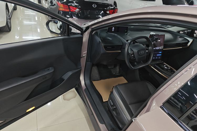 Used Toyota bZ3 2023 616 km Long-Range Premium Interior 3
