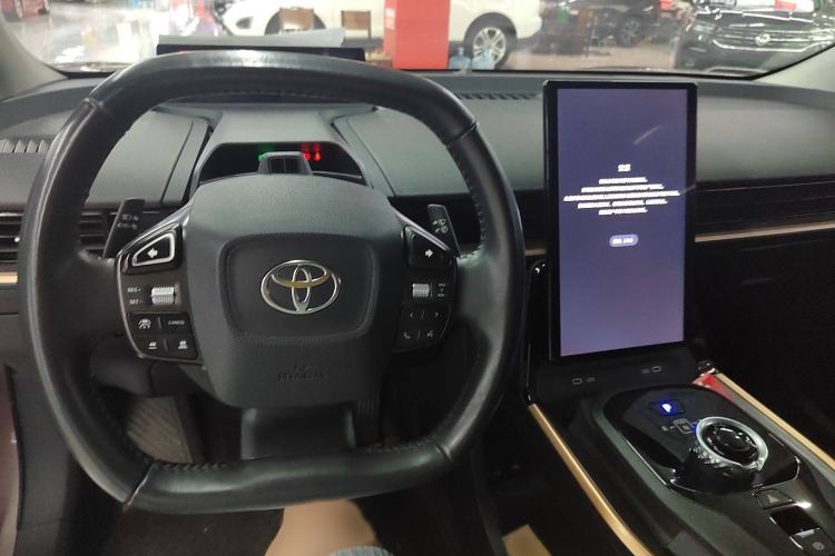 Used Toyota bZ3 2023 616 km Long-Range Premium Interior 3