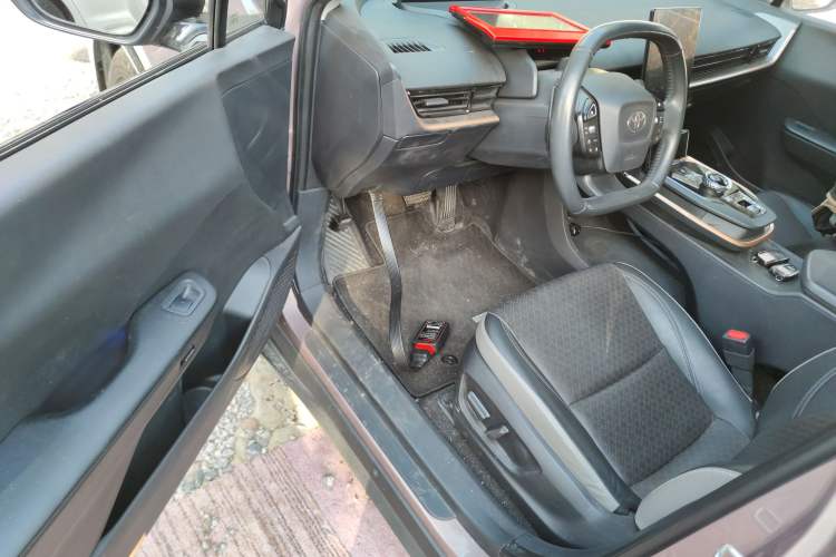Used Toyota bZ3 2023 616 km Long-Range Premium Interior 3