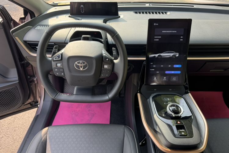 Used Toyota bZ3 2023 616 km Long-Range Premium Interior 3