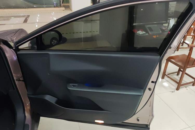 Used Toyota bZ3 2023 616 km Long-Range Premium Interior 5