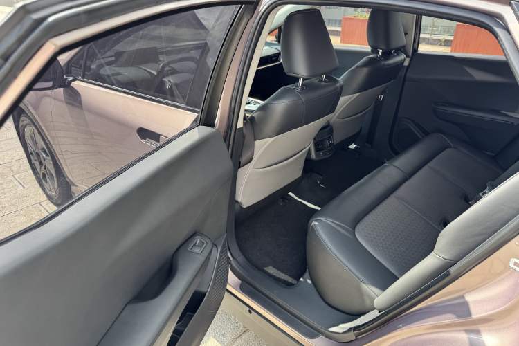 Used Toyota bZ3 2023 616 km Long-Range Premium Interior 6