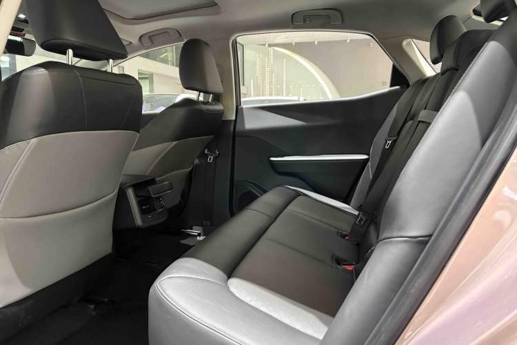 Used Toyota bZ3 2023 616 km Long-Range PRO Interior 7