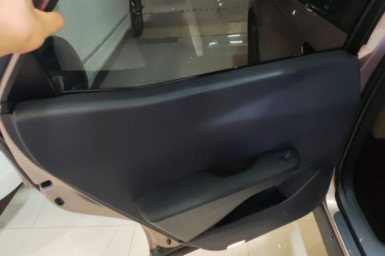 Used Toyota bZ3 2023 616 km Long-Range Premium Interior 8