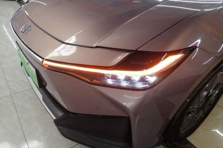 Used Toyota bZ3 2023 616 km Long-Range Premium Left Front Headlight