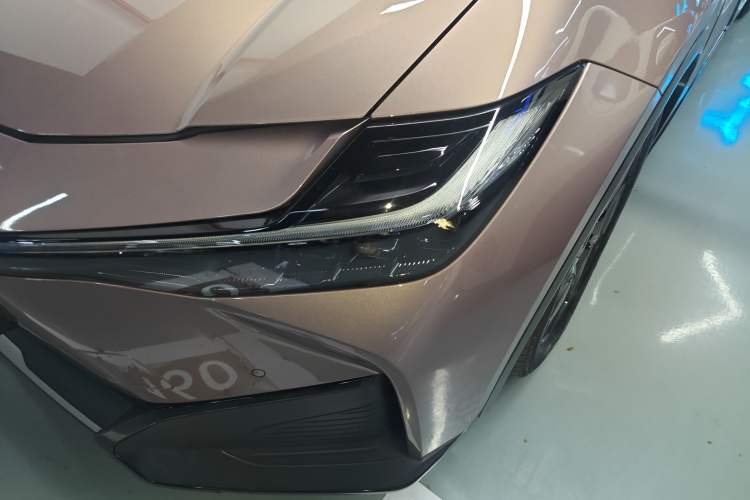Used Toyota bZ3 2023 616 km Long-Range Premium Left Front Headlight