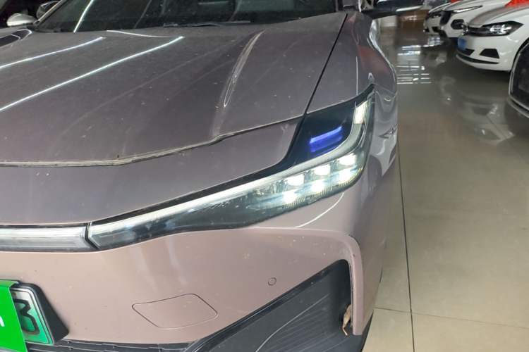 Used Toyota bZ3 2023 616 km Long-Range Premium Left Front Headlight
