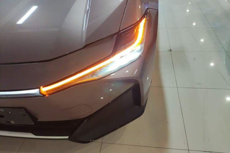 Used Toyota bZ3 2023 616 km Long-Range Premium Left Front Headlight