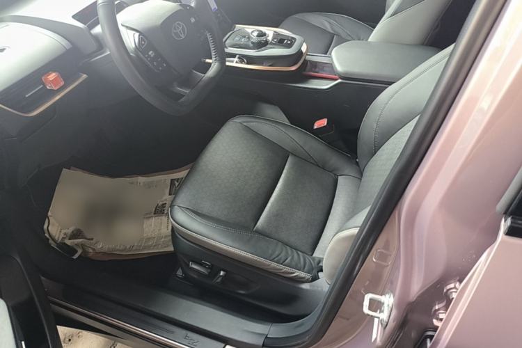 Used Toyota bZ3 2023 616 km Long-Range Premium Left Front Seat