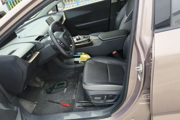 Used Toyota bZ3 2023 616 km Long-Range Premium Left Front Seat