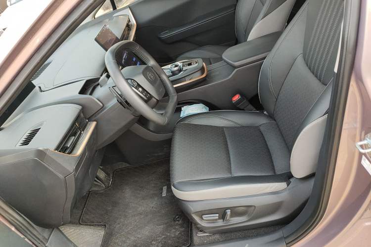 Used Toyota bZ3 2023 616 km Long-Range Premium Left Front Seat