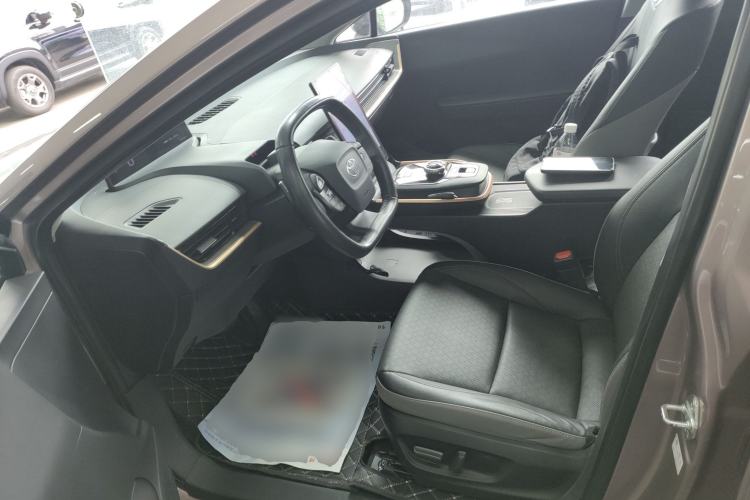 Used Toyota bZ3 2023 616 km Long-Range Premium Left Front Seat