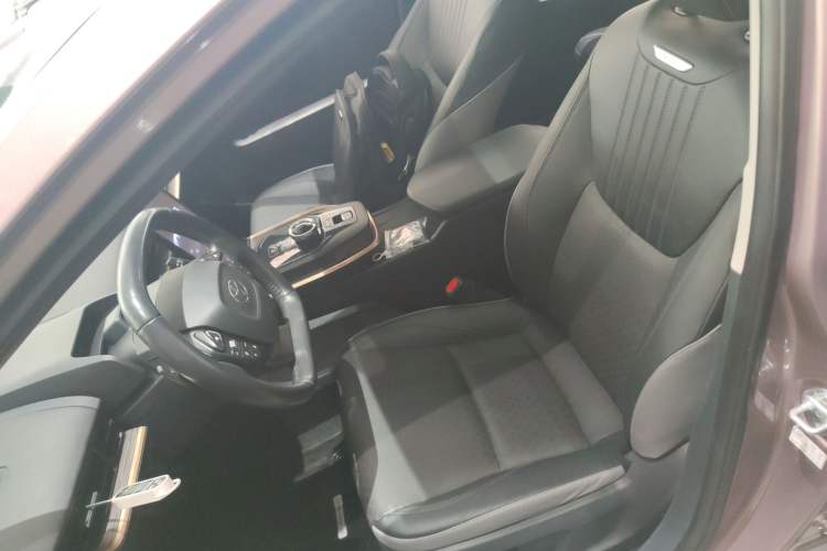 Used Toyota bZ3 2023 616 km Long-Range PRO Left Front Seat