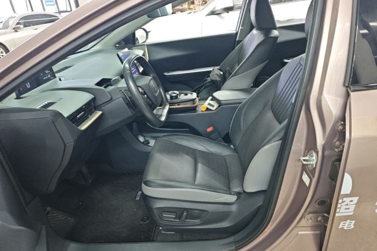 Used Toyota bZ3 2023 616 km Long-Range Premium Left Front Seat