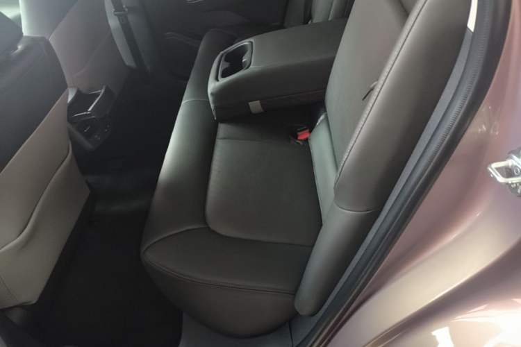 Used Toyota bZ3 2023 616 km Long-Range Premium Left Rear Seat