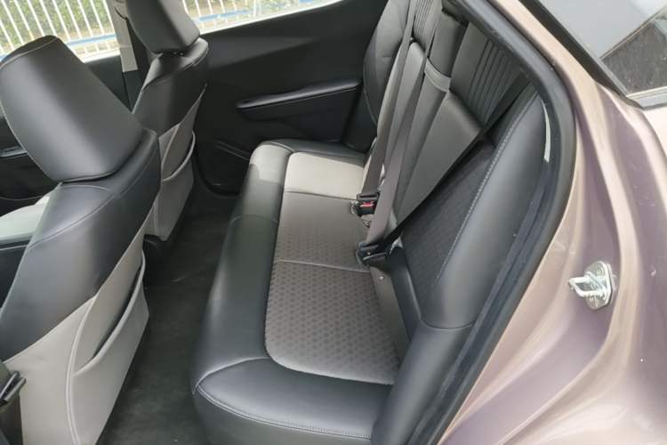 Used Toyota bZ3 2023 616 km Long-Range Premium Left Rear Seat