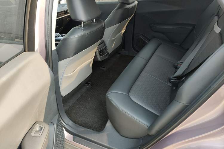 Used Toyota bZ3 2023 616 km Long-Range Premium Left Rear Seat