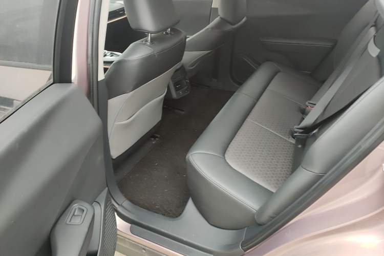 Used Toyota bZ3 2023 616 km Long-Range Premium Left Rear Seat