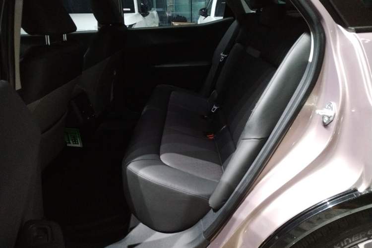 Used Toyota bZ3 2023 616 km Long-Range Premium Left Rear Seat