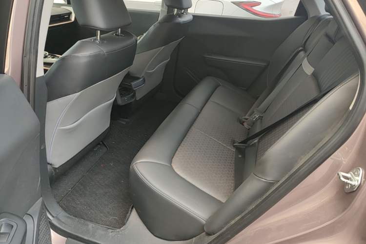 Used Toyota bZ3 2023 616 km Long-Range Premium Left Rear Seat