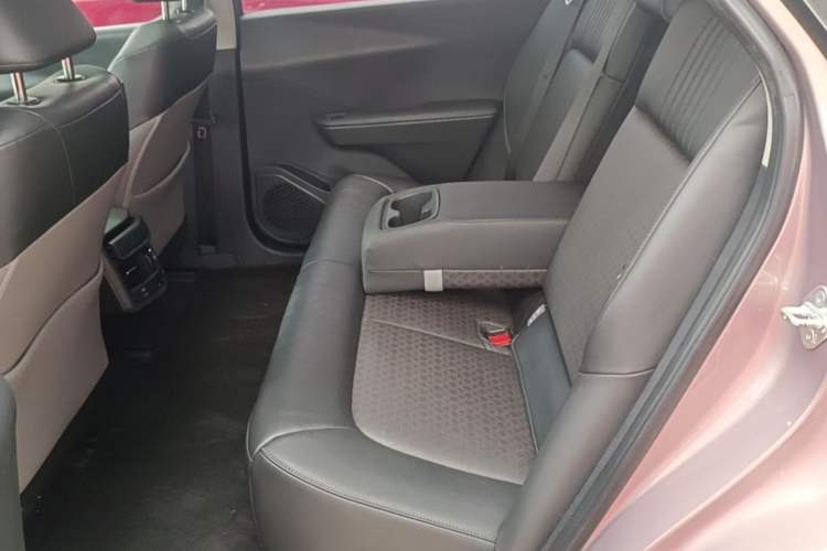 Used Toyota bZ3 2023 616 km Long-Range Premium Left Rear Seat